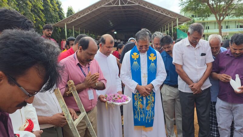 പ്രമാണം:Kallidal12-15011.jpg
