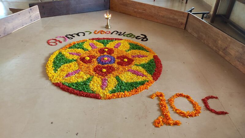 പ്രമാണം:12024 pookalam7.jpeg
