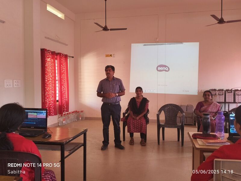 പ്രമാണം:15048 lkcamp1.jpg