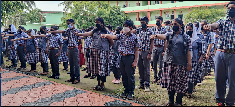 പ്രമാണം:15051 stu group.png