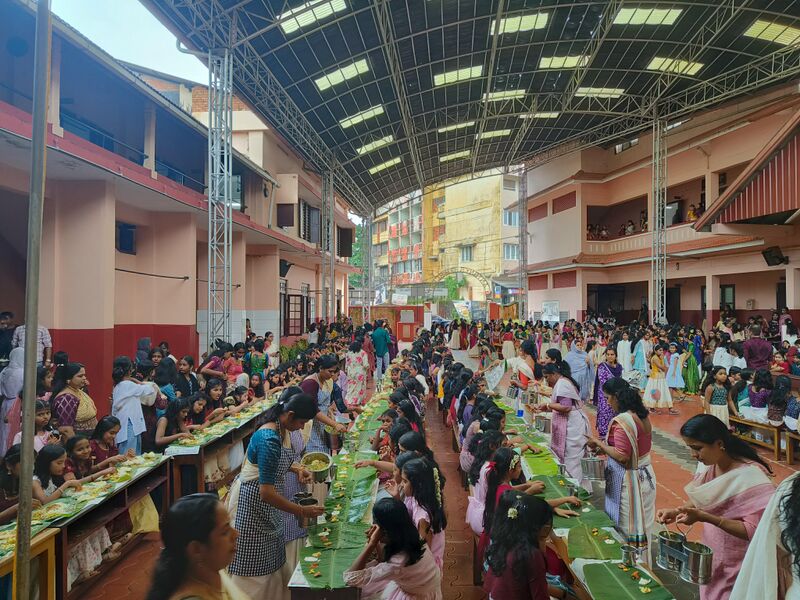 പ്രമാണം:16002 onam7 25.jpg