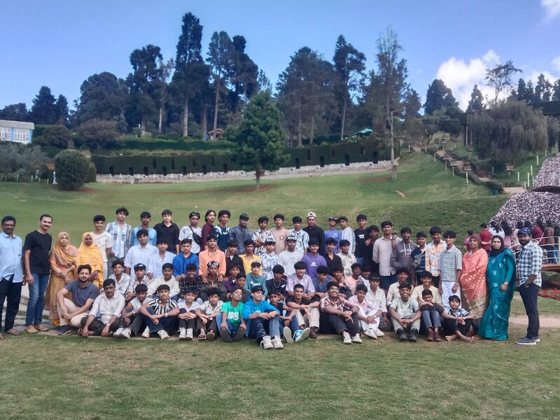 പ്രമാണം:19009-STUDY TOUR -OOTY.jpg