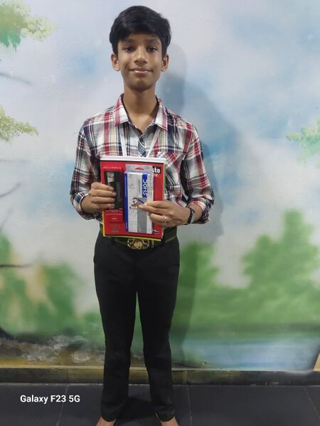 പ്രമാണം:19862little genius 1.jpg