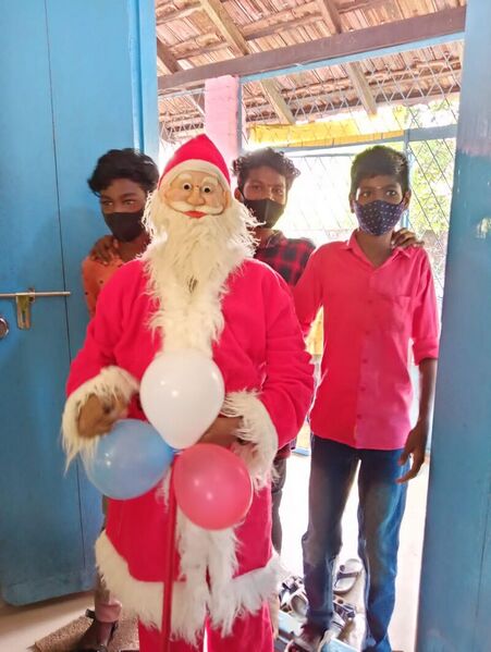 പ്രമാണം:23052-Christmas .jpeg