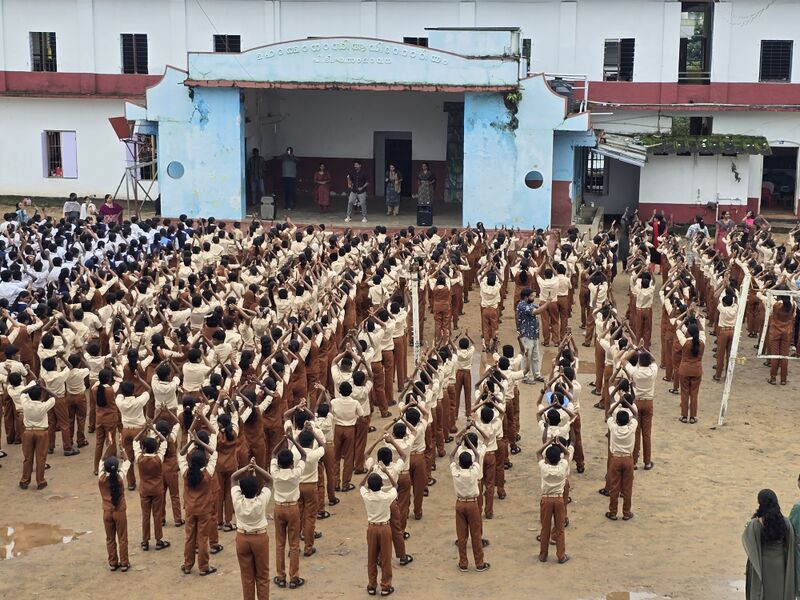 പ്രമാണം:25068 2025-26 zoomba class 1.jpg