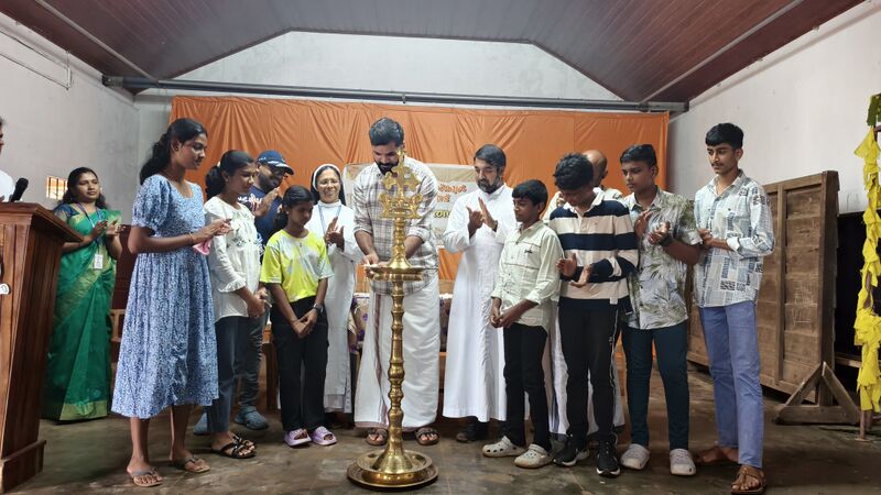 പ്രമാണം:30051 reopening day.jpeg