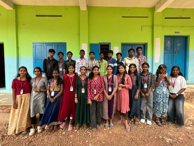 പ്രമാണം:39042 10group photo.jpg