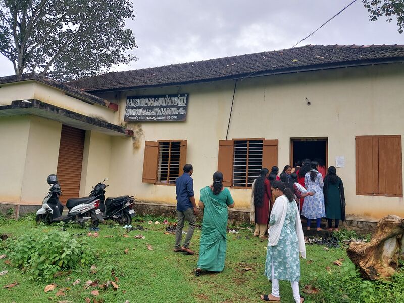 പ്രമാണം:39262 Handloom industry.jpg