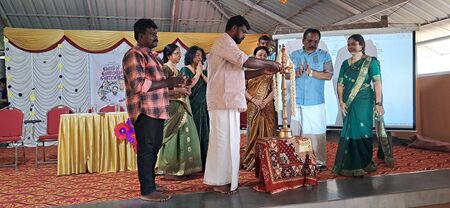 വാർഡ് കൗൺസിലർ ശ്രീ ഡി.ശിവൻകു‍ട്ടി സ്കൂൾതല പ്രവേശനോത്സവം ഉത്ഘാടനം ചെയ്യുന്നു.
