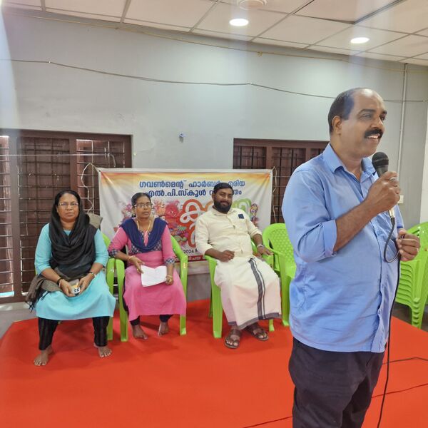 പ്രമാണം:44223 pre kalolsav 25.jpg