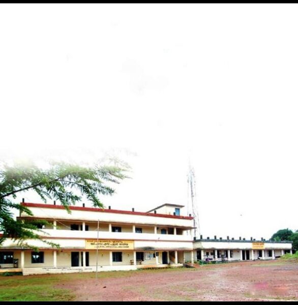 പ്രമാണം:Ghs pullur eriya.jpeg