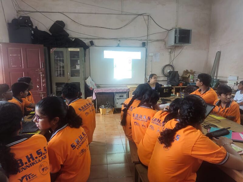 പ്രമാണം:Lk vacation camp4.jpeg