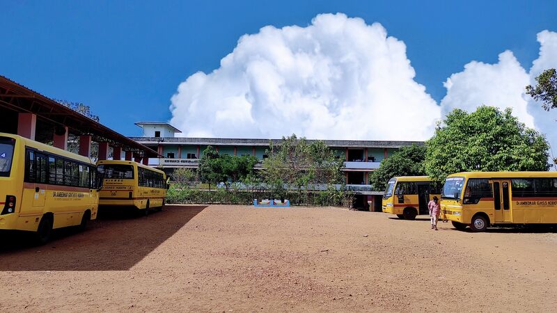 പ്രമാണം:School bus 2 Dr.AGHSS.jpg