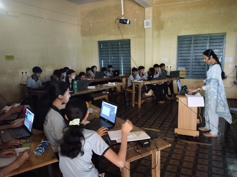 പ്രമാണം:11073 lk 25 9 camp.jpg