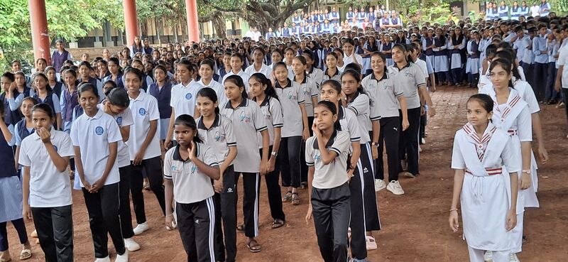 പ്രമാണം:12009 zoomba 2.jpg