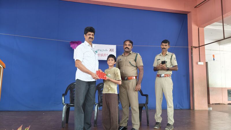 പ്രമാണം:12022 june5a.jpg