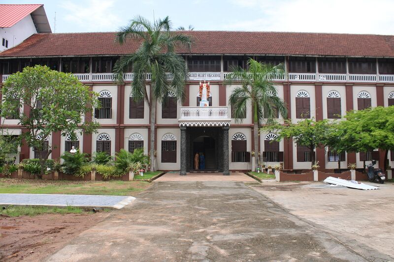 പ്രമാണം:26067 SHHSS,Thevara.JPG