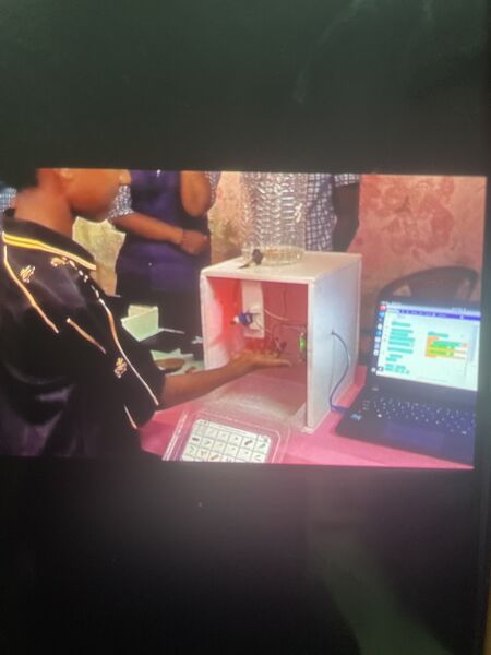 പ്രമാണം:39001 Sanitizer Dispenser2.jpeg