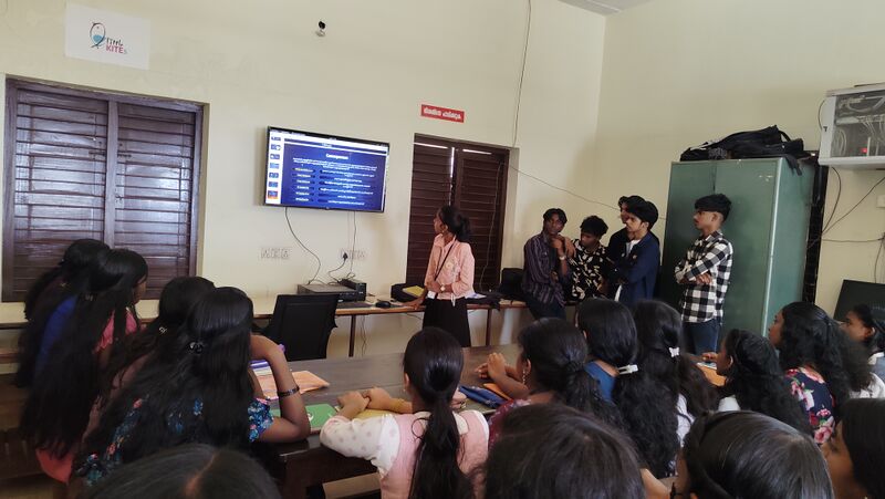 പ്രമാണം:42069 cyber security class1.jpg