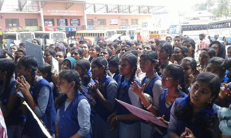 പ്രമാണം:44019 27.jpg