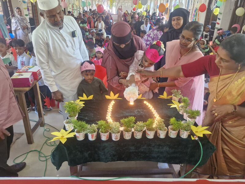 പ്രമാണം:44223 PRAVESH 26 DEEPAM.jpg