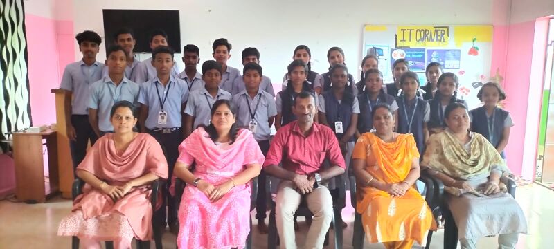 പ്രമാണം:TSR 22071 TEENS GROUP.jpg