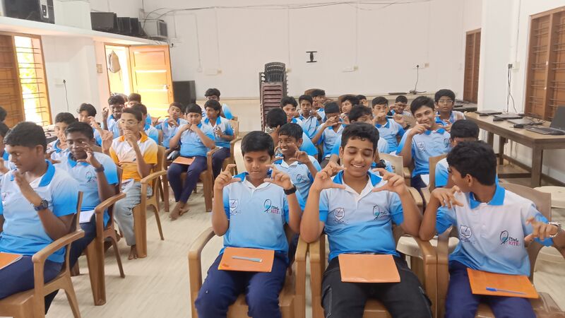 പ്രമാണം:Vvhss 44034littlekitescamp1.jpg