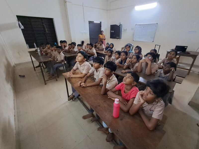 പ്രമാണം:19345 Hitech Classroom.jpeg