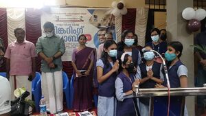 20002 tinkering1a.jpg