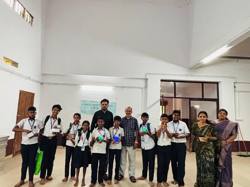 പ്രമാണം:23066-science workshop-3.jpg