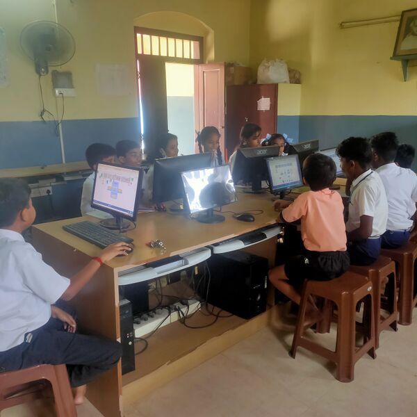 പ്രമാണം:26442 lab.jpg