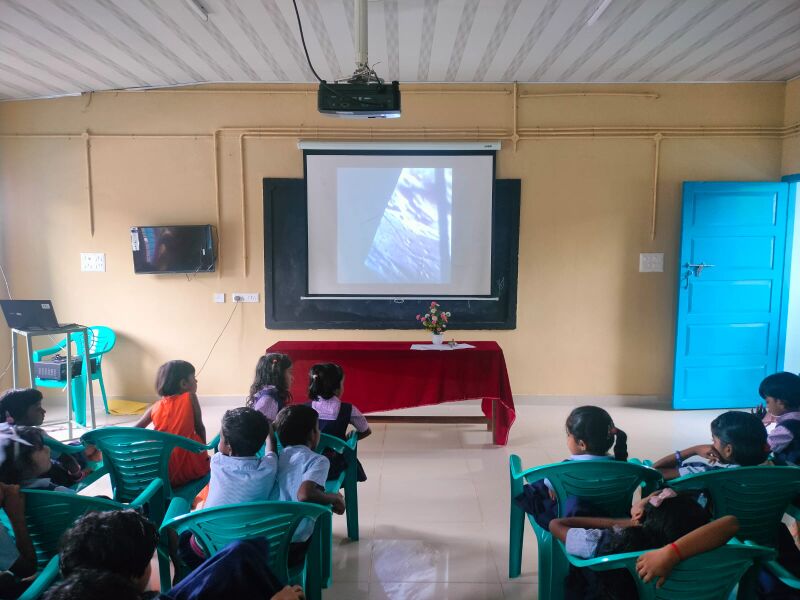 പ്രമാണം:28031 Edusat.jpeg