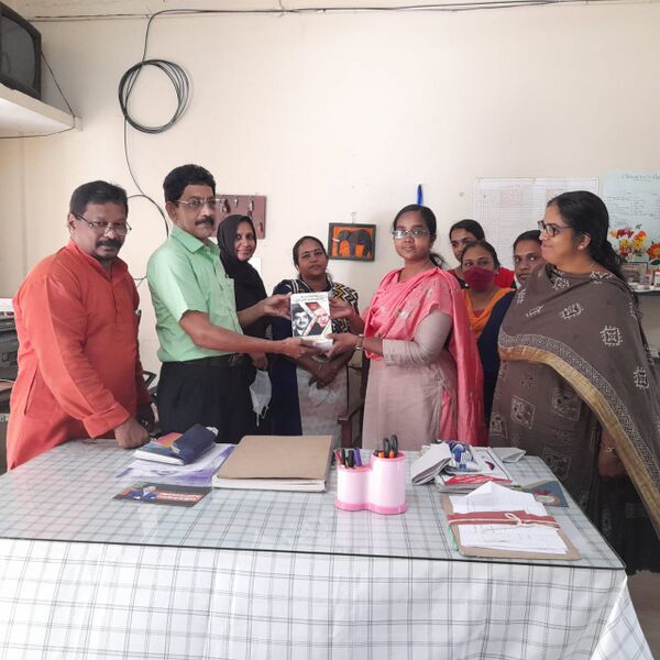 പ്രമാണം:33213 school nath.jpg