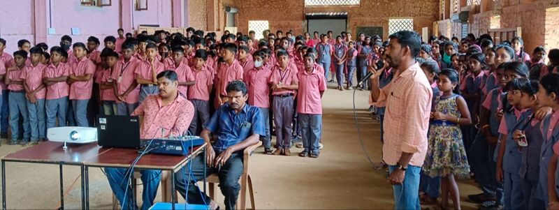 പ്രമാണം:38078 LeelaMS hitech presentation2.jpg