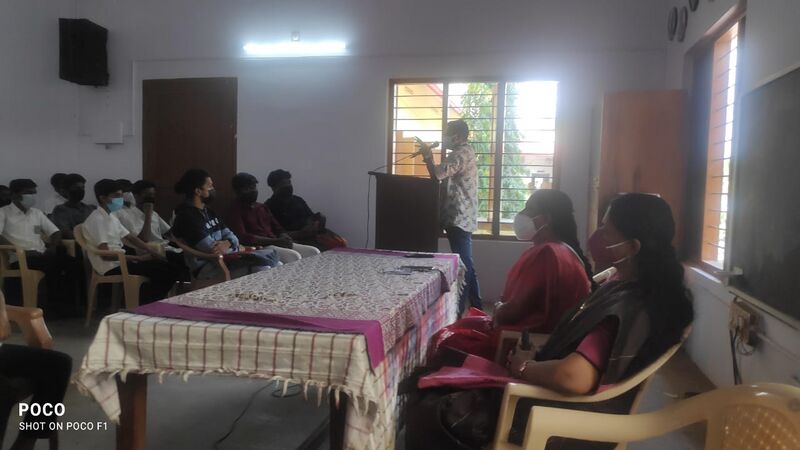 പ്രമാണം:44018 v5.jpg