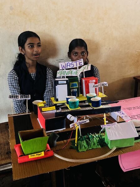 പ്രമാണം:Science fair 2.jpg