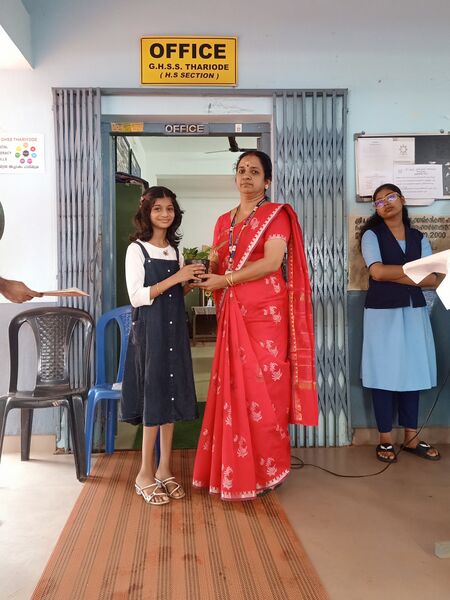 പ്രമാണം:15019 birthday celebration 1.jpg