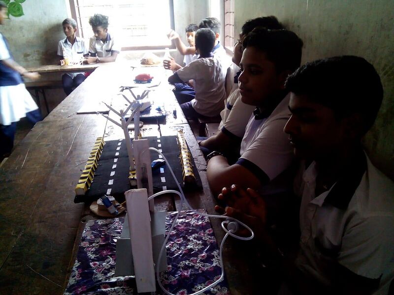 പ്രമാണം:19058-sciencefair 1.jpg