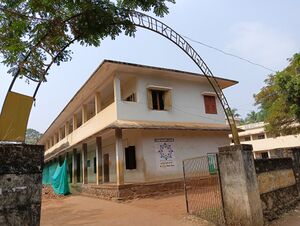 19667 School08 Gate .jpg