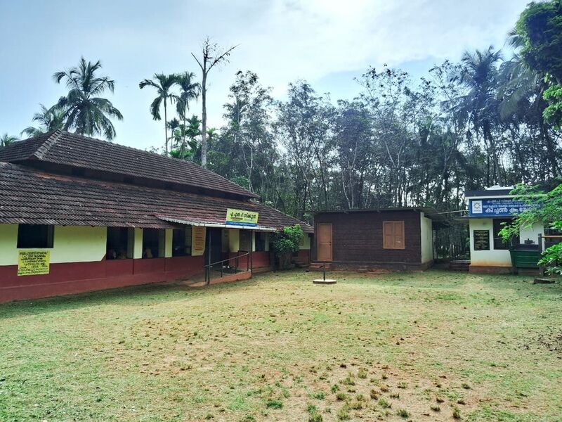 പ്രമാണം:20330 school.jpg