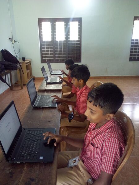 പ്രമാണം:21564 computer class.jpg