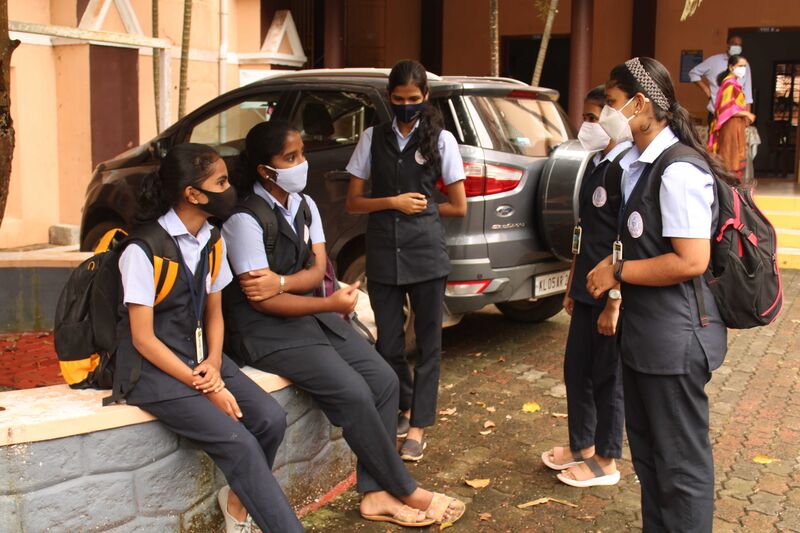 പ്രമാണം:33056 s2022 1.jpg