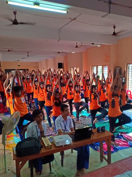 പ്രമാണം:37013 yoga2.jpg