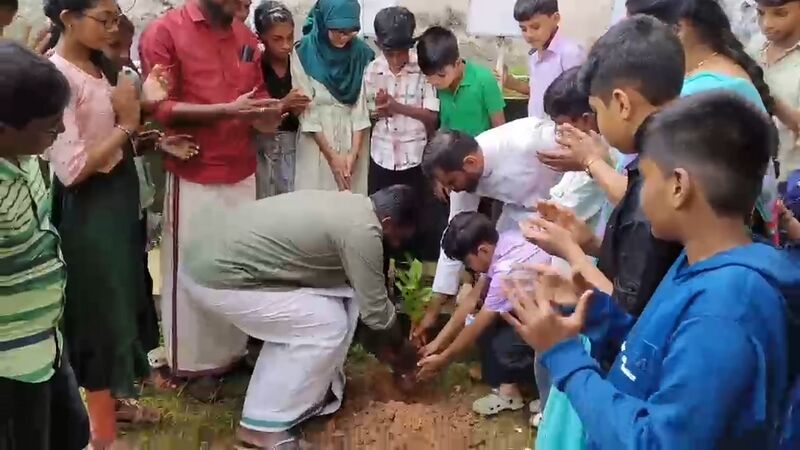 പ്രമാണം:38051 പരിസ്ഥിതി വാരാഘോഷം.jpeg