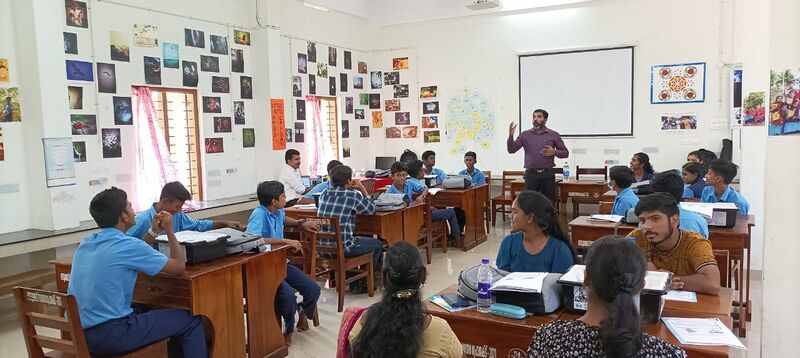 പ്രമാണം:42040 ROBO 1.jpg