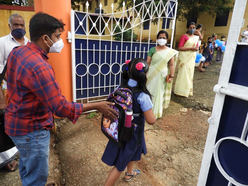 പ്രമാണം:BS21 PKD 21004 4.jpg