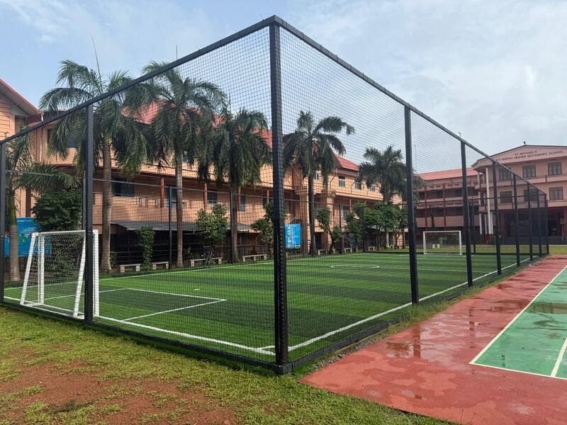 പ്രമാണം:Football Turff 1 SMS.jpg