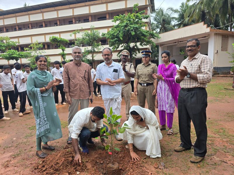 പ്രമാണം:11047 Environmental day 1.JPG.jpg