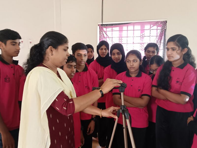 പ്രമാണം:14022 Summercamp.jpg