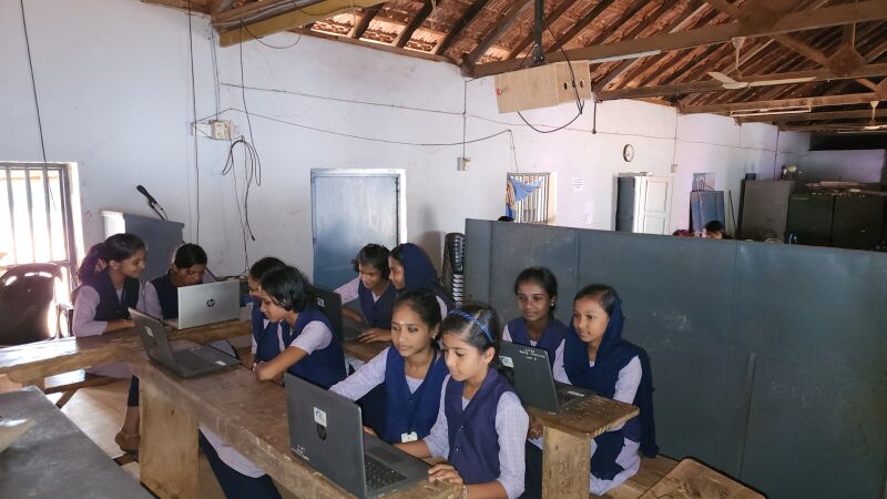 പ്രമാണം:21739 IT.jpeg